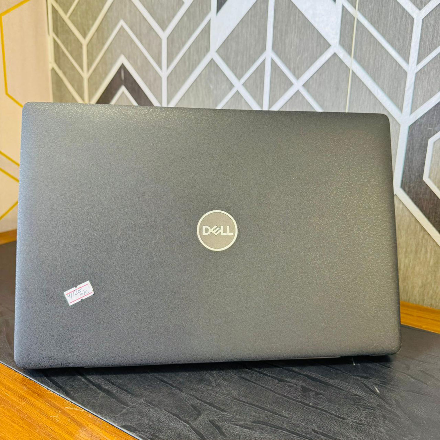 Dell | Latitude 5400 Chromebook | 128GB SSD | 4GB RAM | Intel Celeron 4305U 2.20GHz | Windows 10 | 14″ HD Display | Backlit Keyboard | Laptop - Image 2