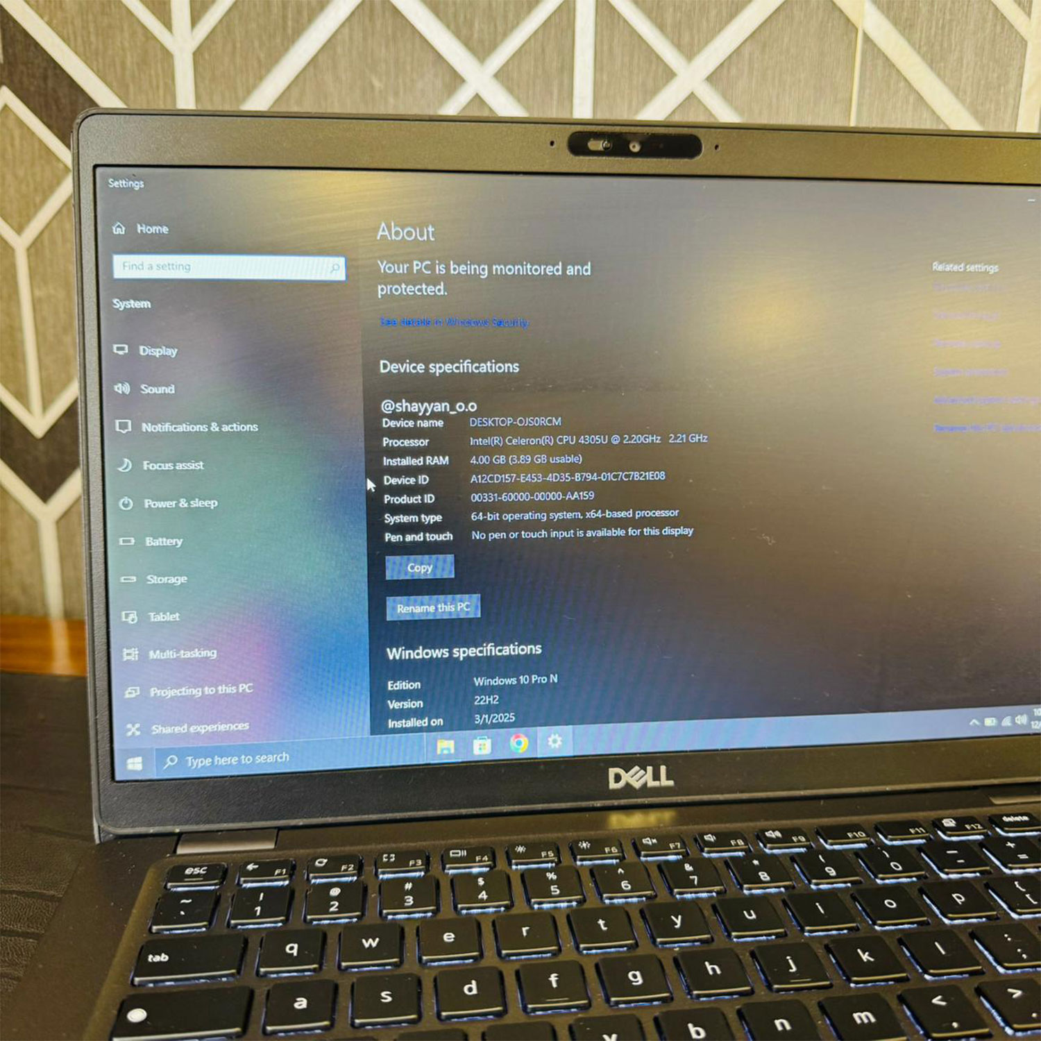 Dell | Latitude 5400 Chromebook | 128GB SSD | 4GB RAM | Intel Celeron 4305U 2.20GHz | Windows 10 | 14″ HD Display | Backlit Keyboard | Laptop - Image 7