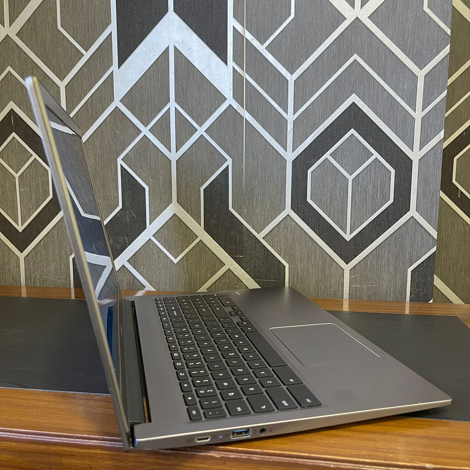 Acer Chromebook CB715 | 64GB Storage | 16GB RAM | 15.6″ Full-HD 1080p Screen Display | Intel Core i5-8130U 2.20GHz | Windows 10 | Chromebook - Image 3