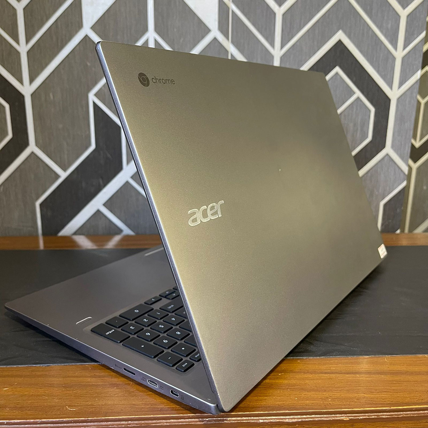 Acer Chromebook CB715 | 64GB Storage | 16GB RAM | 15.6″ Full-HD 1080p Screen Display | Intel Core i5-8130U 2.20GHz | Windows 10 | Chromebook - Image 5