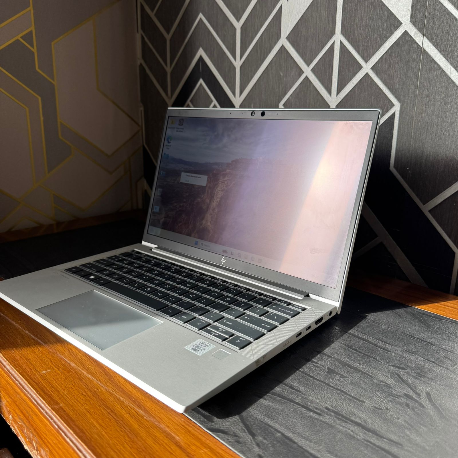 HP | EliteBook 830 G7 | 256GB SSD | 8GB RAM | Core i7 | 10th Gen | Touchscreen | Laptop - Image 7