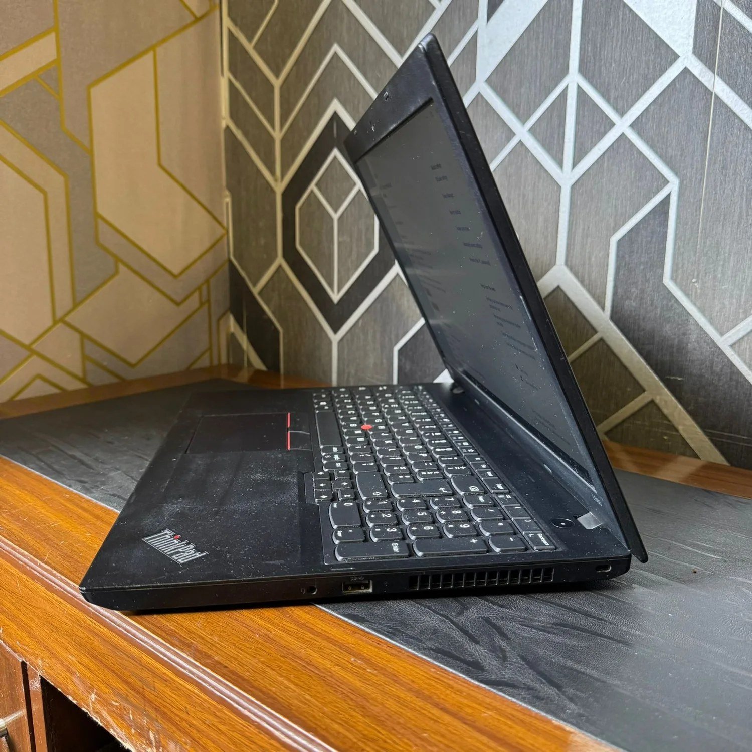Lenovo | ThinkPad L580 | 256GB SSD | 8GB RAM | Intel Core i5-7300U | 15.6″ HD Display | Numeric Keypad | Laptop - Image 7